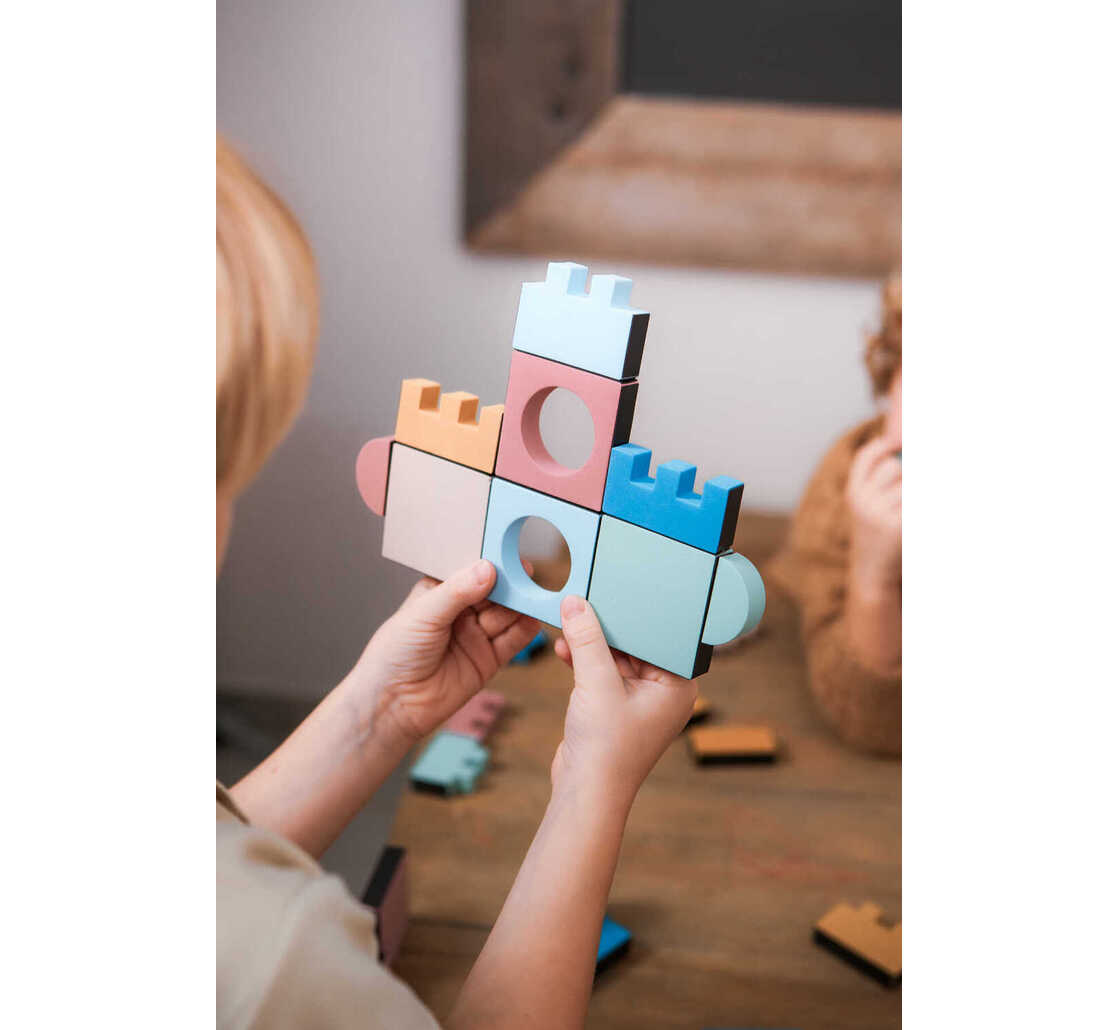 Magnetic building blocks 